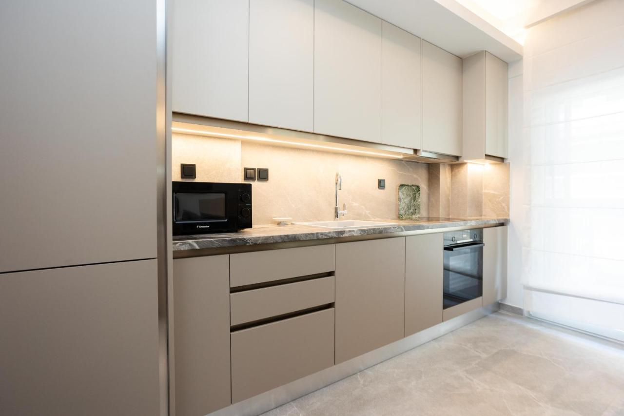 Elegance Apartment 2 Bedroom Suites Thessaloniki Exterior photo