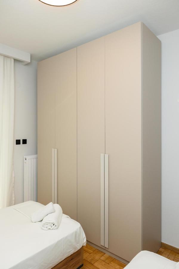 Elegance Apartment 2 Bedroom Suites Thessaloniki Exterior photo