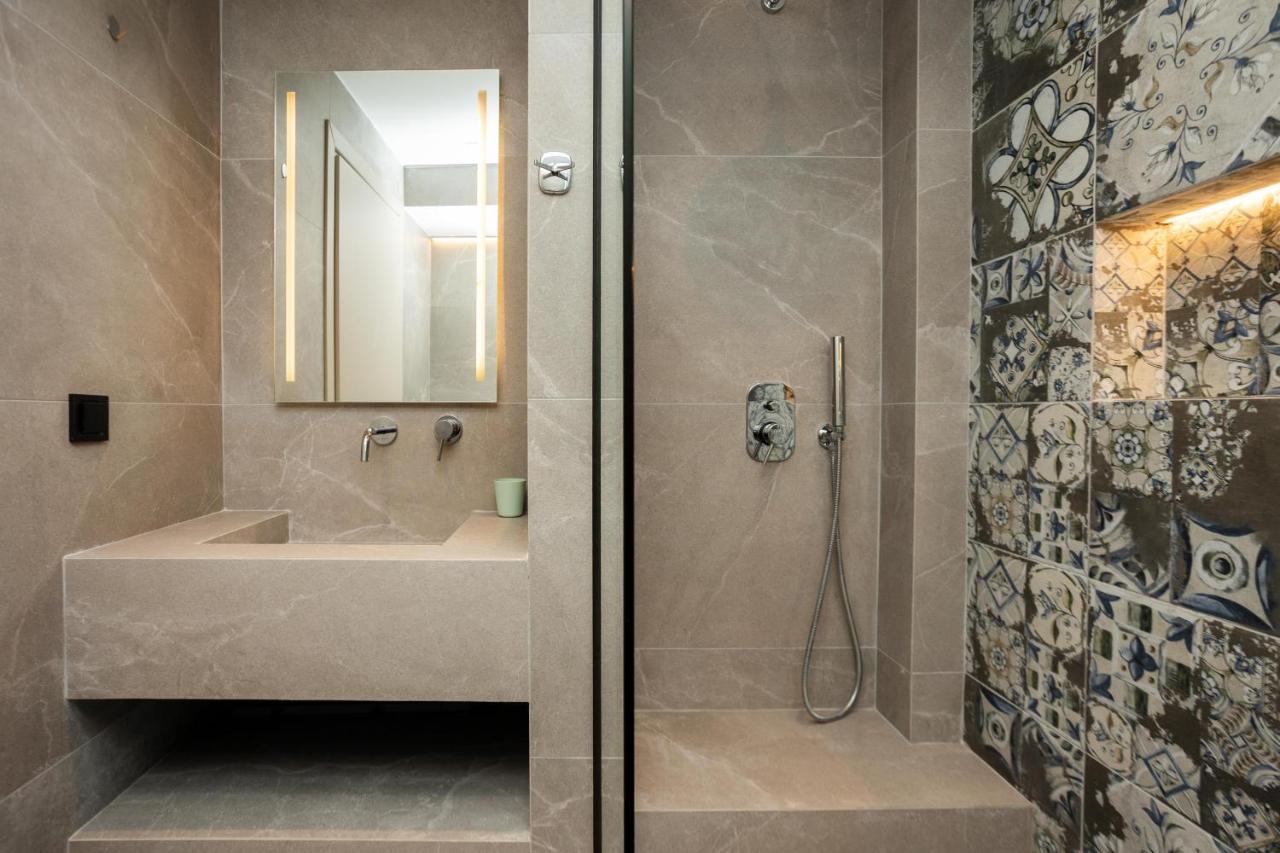 Elegance Apartment 2 Bedroom Suites Thessaloniki Exterior photo
